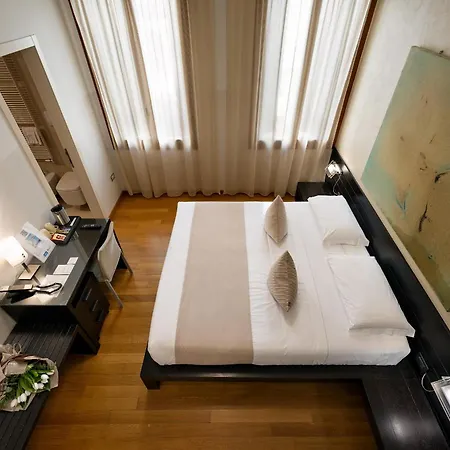 Ca' Pozzo 4* البندقية